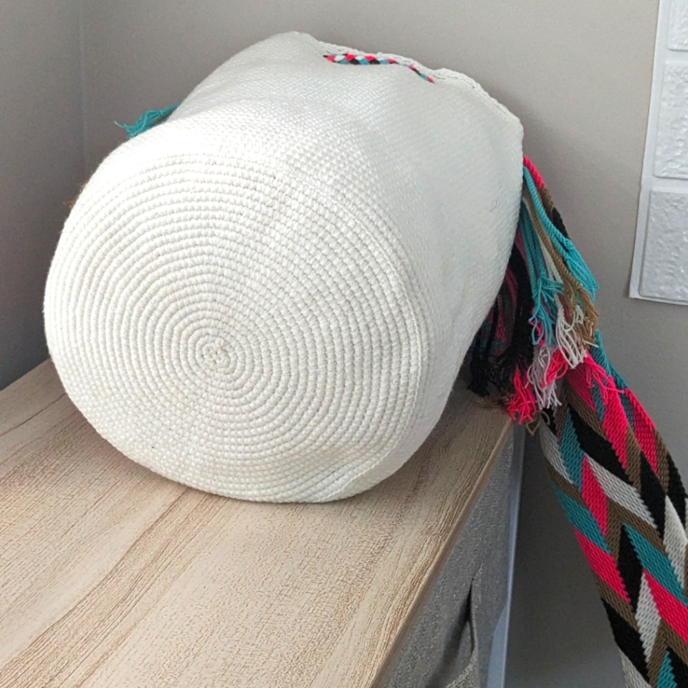 Wayuu Pink Butterfly Bag/ Handmade bag in cream color/ Size L. - Picture 7 of 9